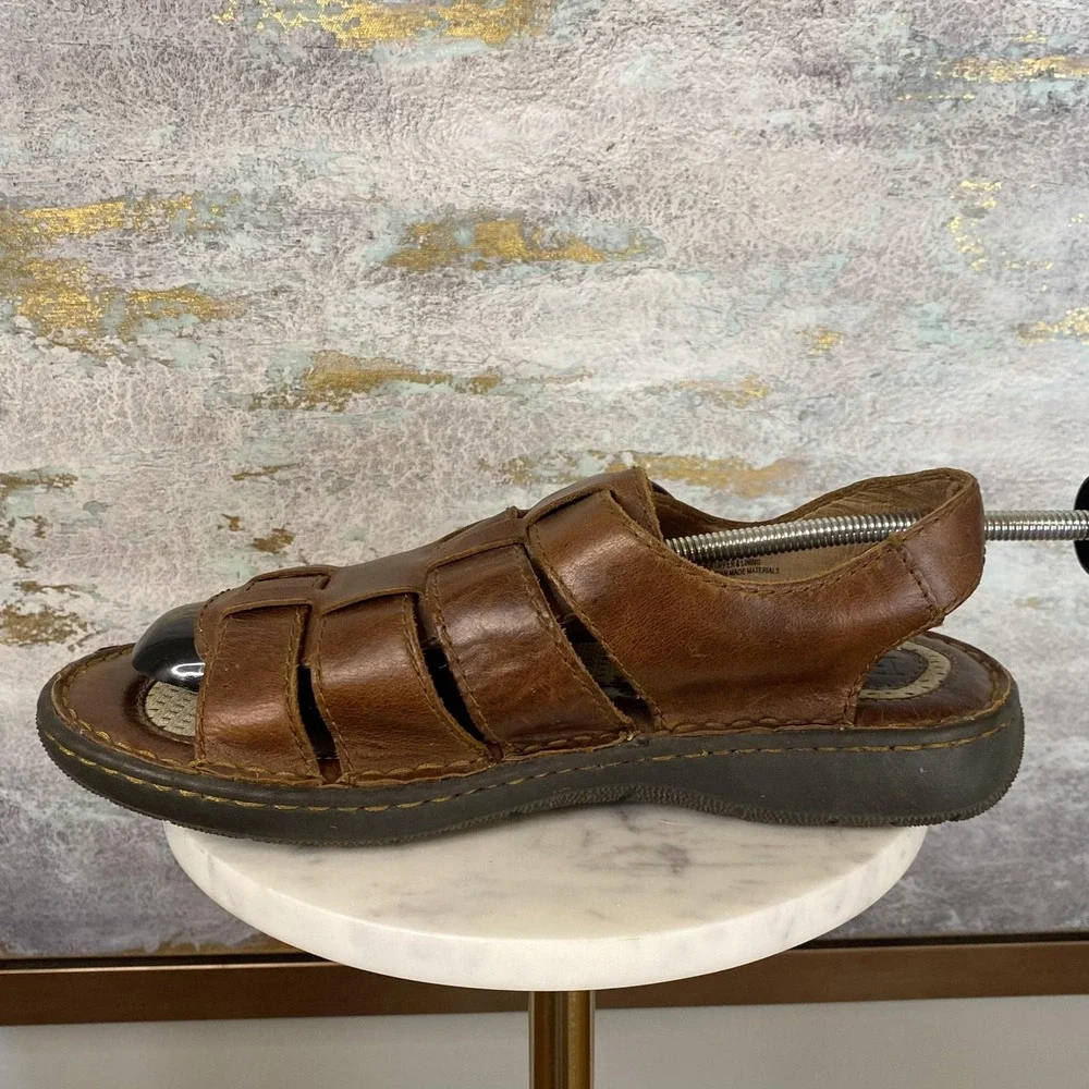 Born Sandals Mens Size 9 Brown Leather Fisherman Buckle Comfort Slip On H40716